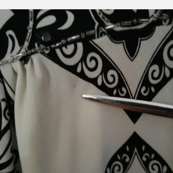 Yvos Floral Dress - Picture 11 of 12